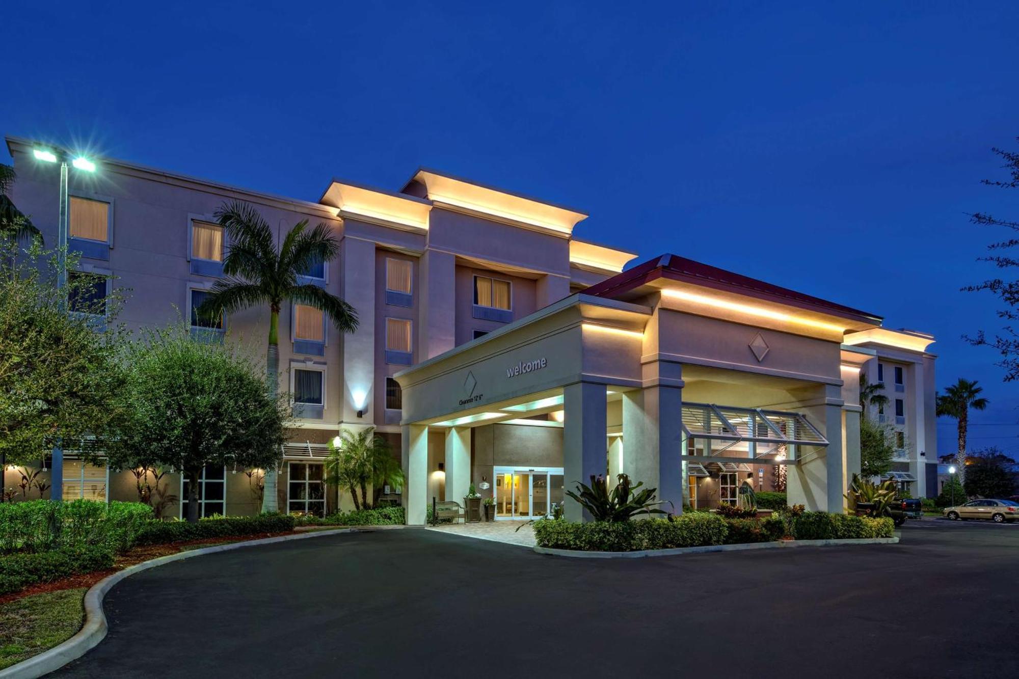 Hampton Inn & Suites Stuart-North Exteriör bild