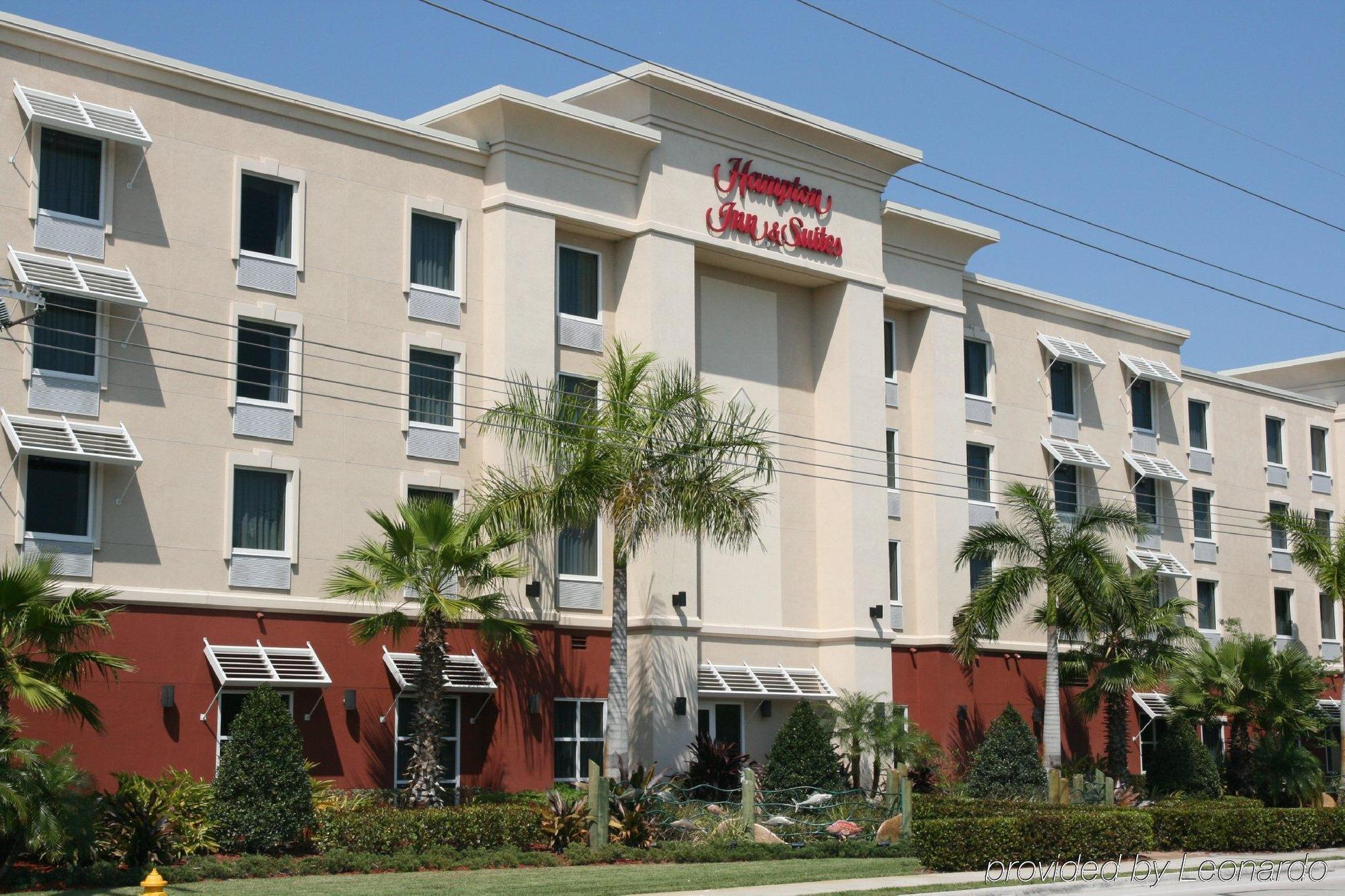Hampton Inn & Suites Stuart-North Exteriör bild