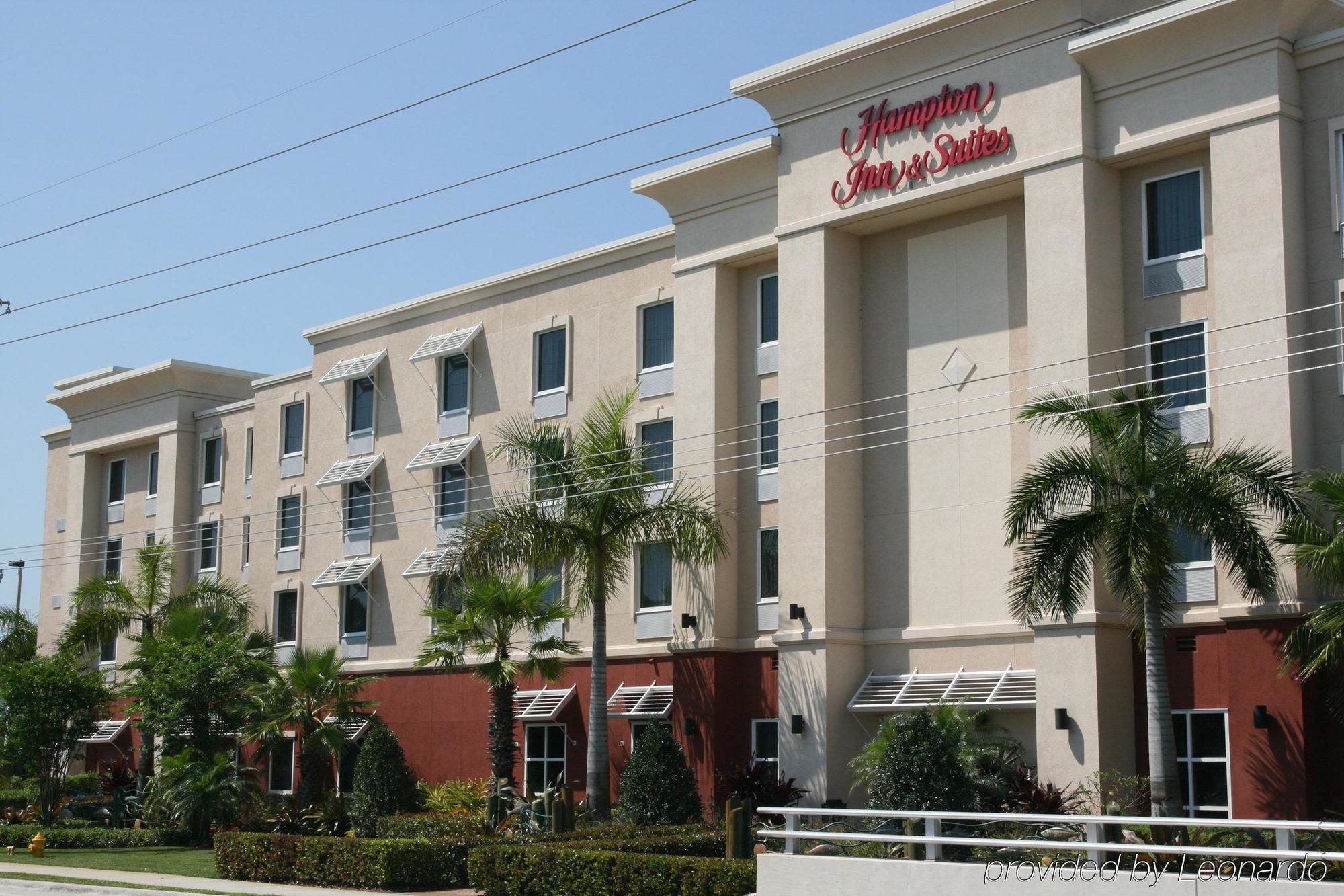 Hampton Inn & Suites Stuart-North Exteriör bild