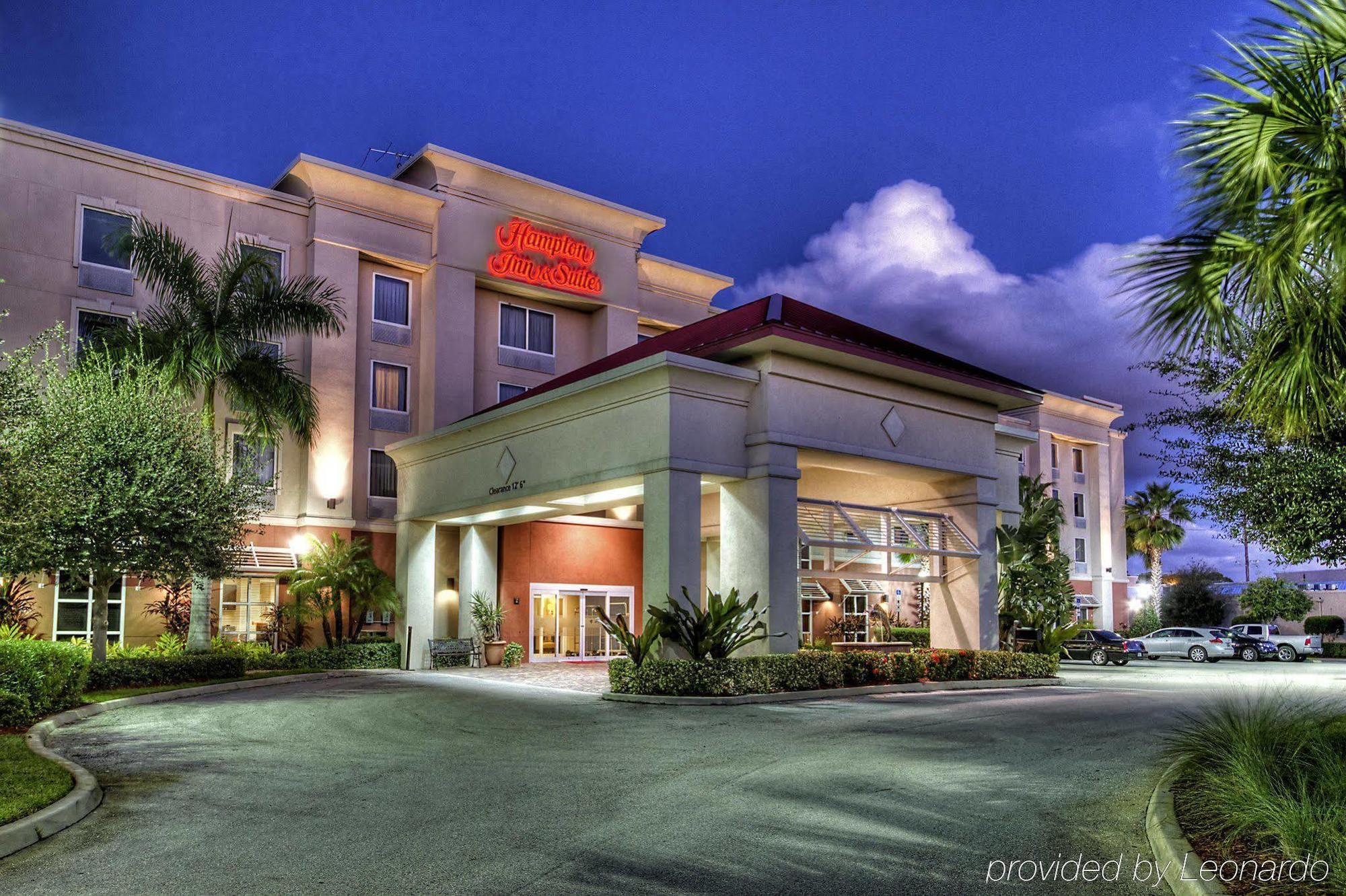 Hampton Inn & Suites Stuart-North Exteriör bild